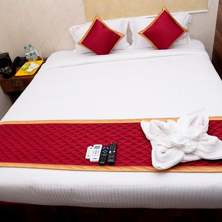 Hotel Sri Vishnu Residency à Sriperumbudur Extérieur photo